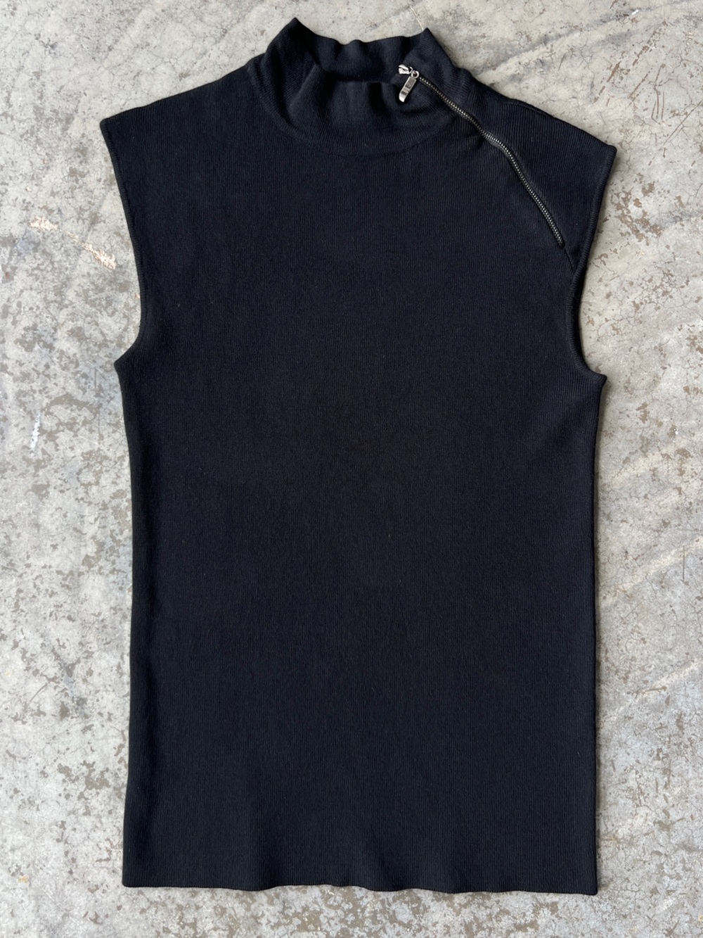 Carmen Marc Valvo Black Mock Neck Asymmetrical Zip Edgy Knit Tank Top Medium